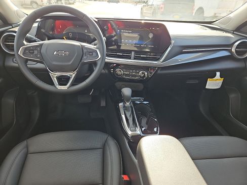 New 2026 Chevrolet Trax ACTIV w/ Sunroof Package FWD image 12