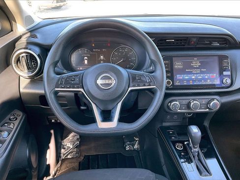 Used 2024 Nissan Kicks SV image 8