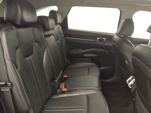 Used 2022 Kia Sorento S w/ Panoramic Sunroof Package FWD image 19
