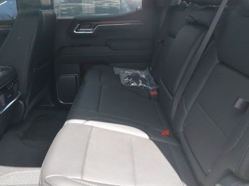 Used 2025 GMC Sierra 1500 Denali image 4