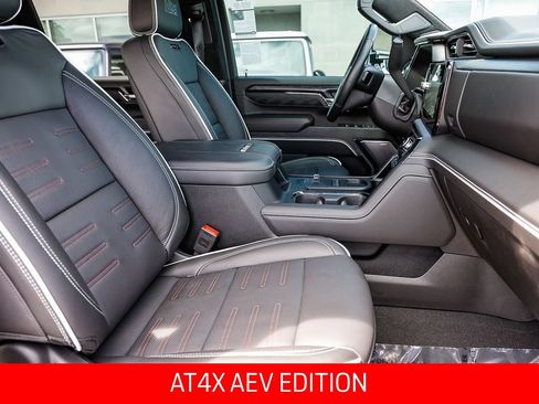 Used 2025 GMC Sierra 2500 AT4X w/ AT4X AEV Edition AWD/4WD image 18