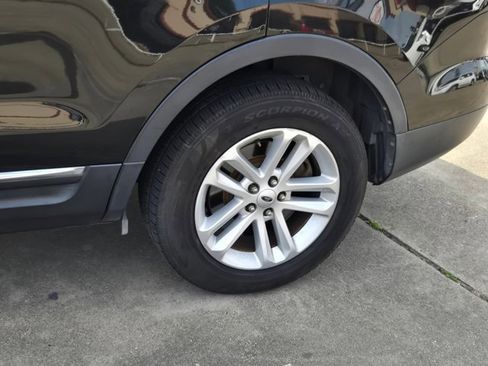 Used 2015 Ford Explorer XLT w/ Equipment Group 202B image 11