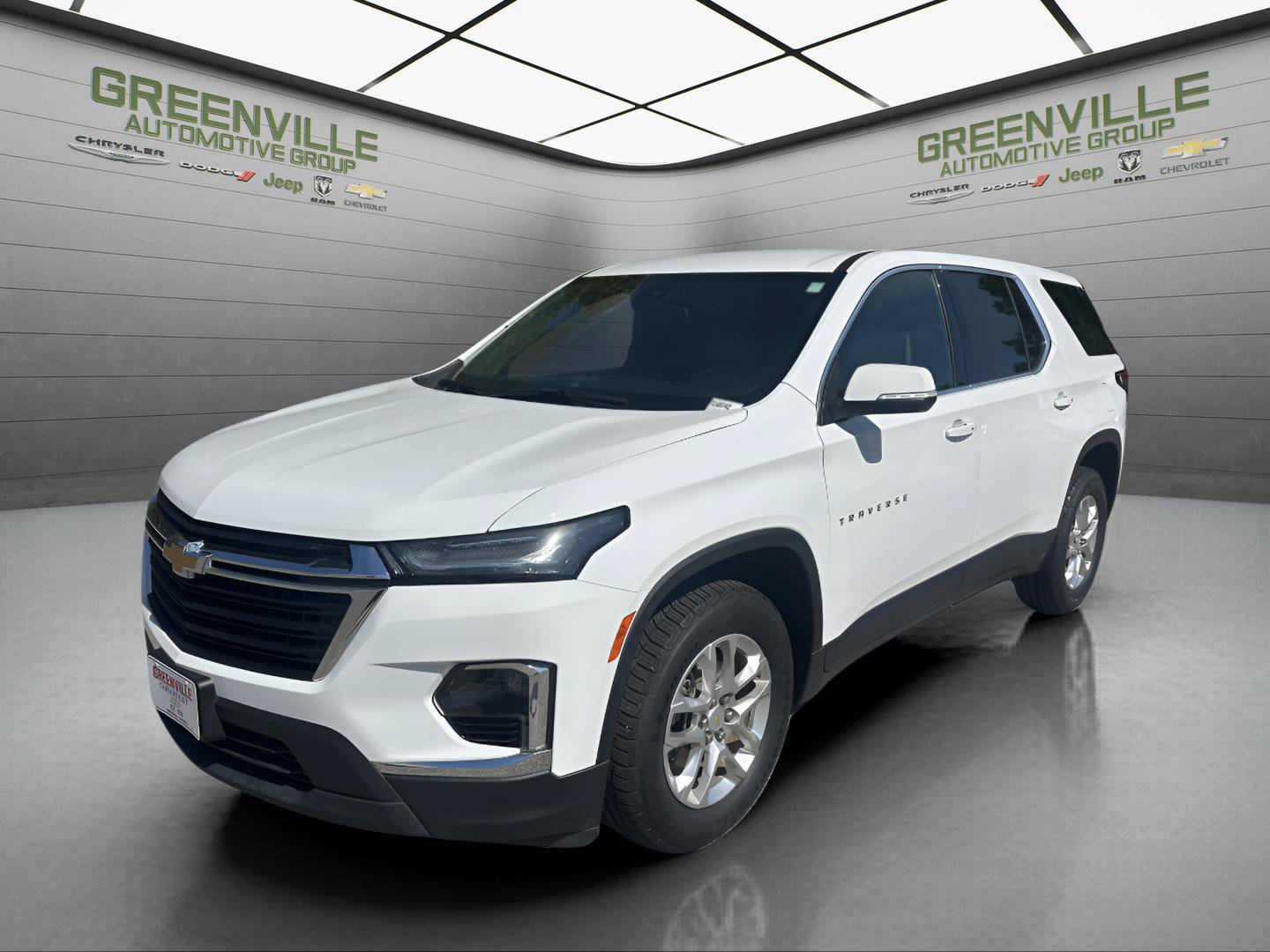 Used 2023 Chevrolet Traverse LS FWD image 1