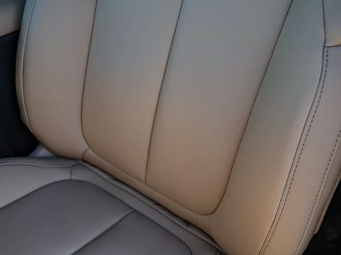 New 2025 Jeep Grand Cherokee Limited image 25