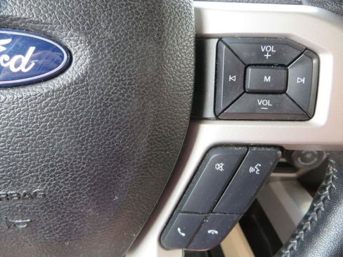 Used 2017 Ford F150 Lariat w/ Equipment Group 502A Luxury AWD/4WD image 17