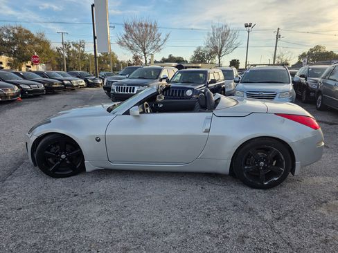 Used 2007 Nissan 350Z Enthusiast RWD image 4