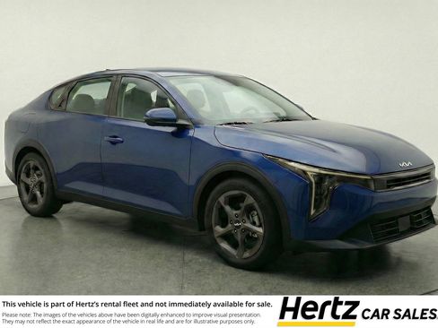 Used 2025 Kia K4 LXS image 1