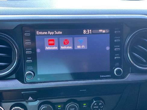 Used 2020 Toyota Tacoma TRD Off-Road w/ Technology Package AWD/4WD image 26