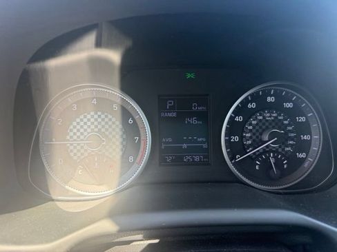 Used 2019 Hyundai Elantra SE FWD image 18