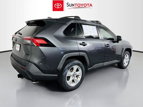Used 2019 Toyota RAV4 XLE w/ Convenience Package FWD image 4