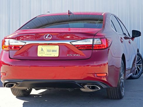 Used 2016 Lexus ES 350 Premium w/ Navigation System Package image 4