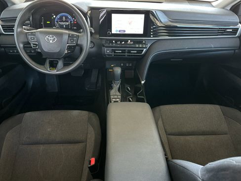 Used 2025 Toyota Camry LE FWD image 12