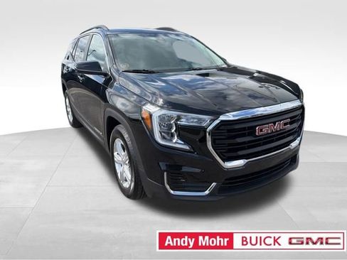 Used 2024 GMC Terrain SLE w/ Driver Convenience Package FWD image 17