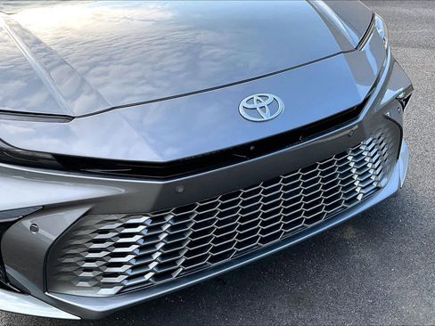 Used 2025 Toyota Camry XSE image 30