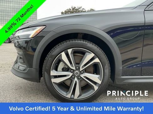 Certified 2025 Volvo V60 B5 Cross Country Plus image 10