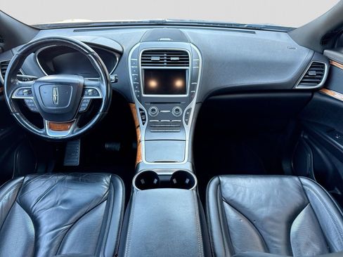 Used 2019 Lincoln Nautilus Select image 14