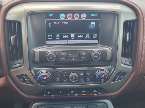 Used 2016 Chevrolet Silverado 1500 High Country w/ High Country Premium Package AWD/4WD image 18