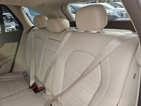 Used 2022 Mercedes-Benz GLC 300 4MATIC image 17