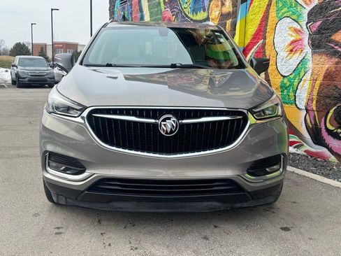 Used 2018 Buick Enclave Essence image 3