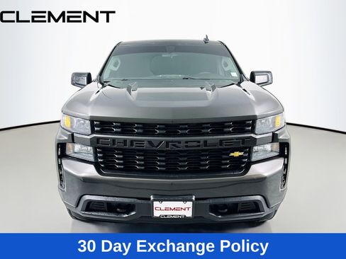 Used 2021 Chevrolet Silverado 1500 Custom image 3