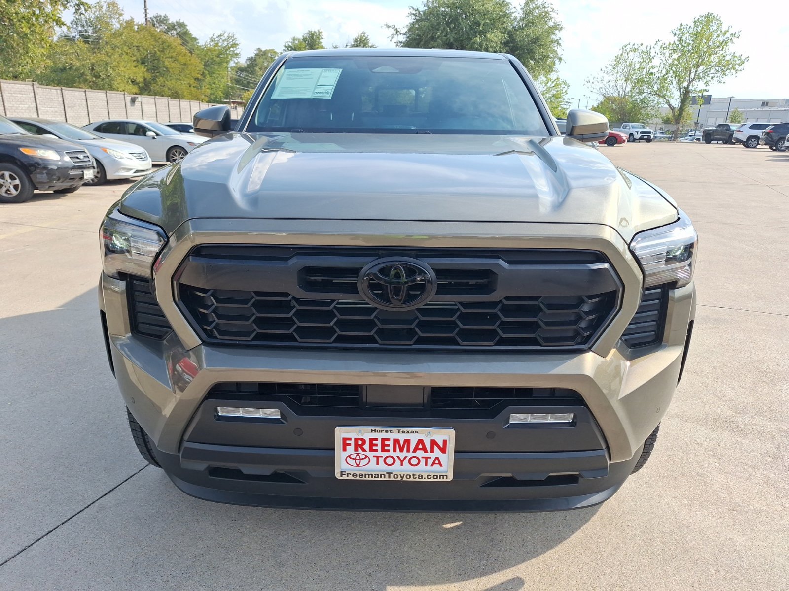Used 2025 Toyota Tacoma TRD Off-Road w/ TRD Off Road Upgrade Package AWD/4WD image 9
