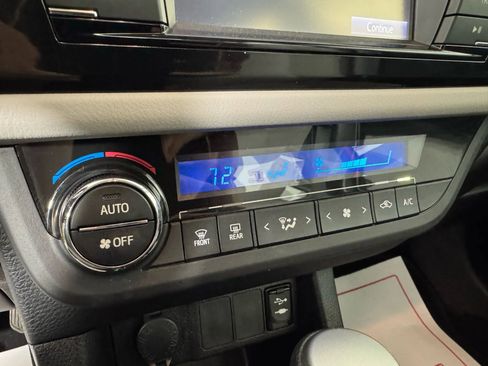 Used 2015 Toyota Corolla LE image 20