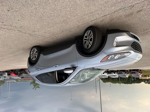 Used 2022 Ford Escape SEL w/ Technology Package image 2