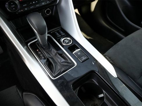 Used 2024 Mitsubishi Eclipse Cross SE image 20