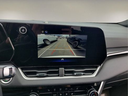 Used 2025 Chevrolet Equinox LT image 16