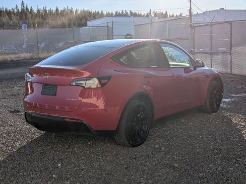 Used 2021 Tesla Model Y Long Range image 5
