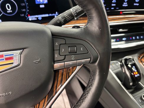 Used 2022 Cadillac Escalade Premium Luxury AWD/4WD image 21