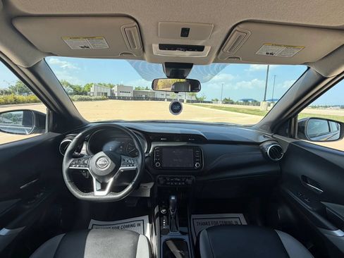 Used 2023 Nissan Kicks SR w/ SR Premium Package FWD image 13
