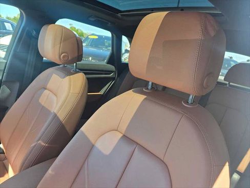 Used 2020 Audi Q3 2.0T Premium w/ Convenience Package AWD/4WD image 25