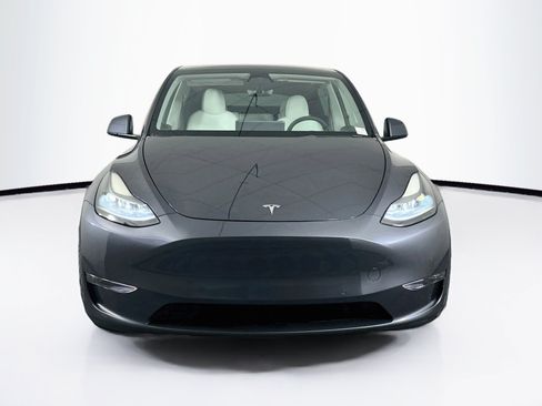 Used 2022 Tesla Model Y Long Range AWD/4WD image 2