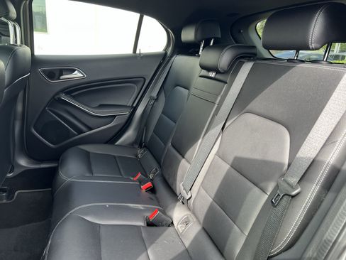 Used 2019 Mercedes-Benz GLA 250 4MATIC image 34