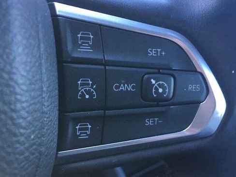 Used 2022 Jeep Compass Limited AWD/4WD image 16