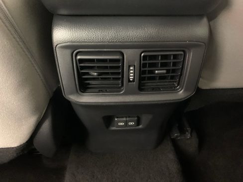 Used 2022 Toyota RAV4 XLE w/ Convenience Package image 31