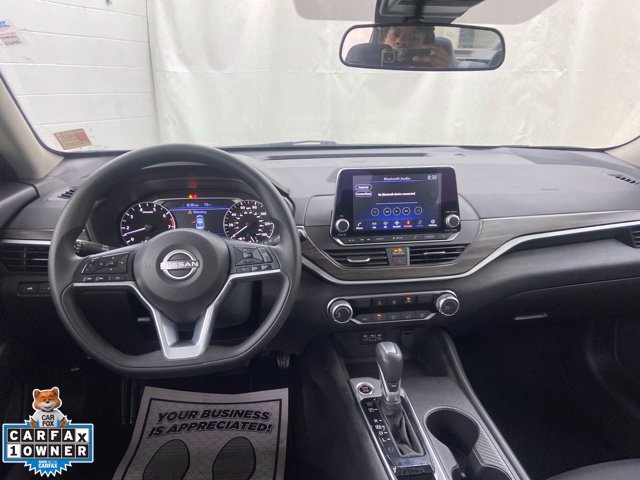 Used 2025 Nissan Altima 2.5 SV FWD image 13