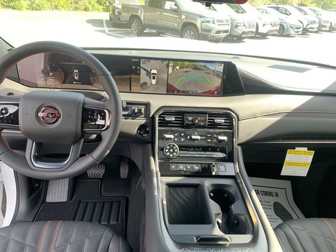 New 2026 Nissan Armada PRO-4X AWD/4WD image 19