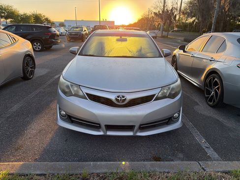 Used 2014 Toyota Camry SE w/ Fleet Convenience Package image 5