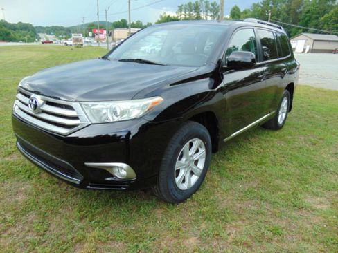 Used 2012 Toyota Highlander SE w/ Tow Pkg AWD/4WD image 15