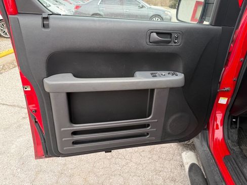 Used 2005 Honda Element EX image 16