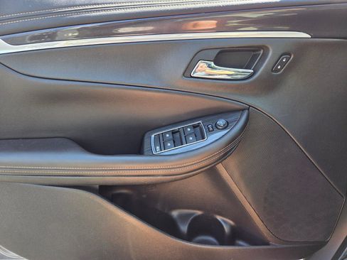 Used 2019 Chevrolet Impala LT FWD image 14