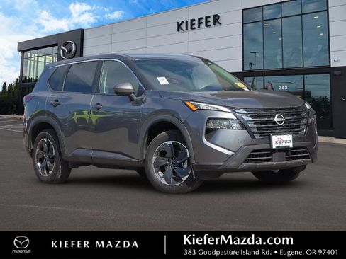 Used 2025 Nissan Rogue SV FWD image 1