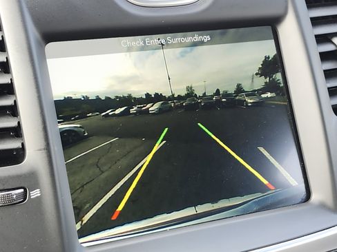 Used 2018 Chrysler 300 Limited image 24