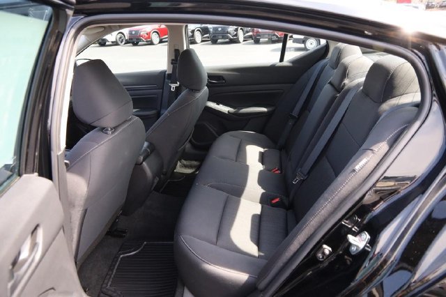 Certified 2025 Nissan Altima 2.5 SV FWD image 9