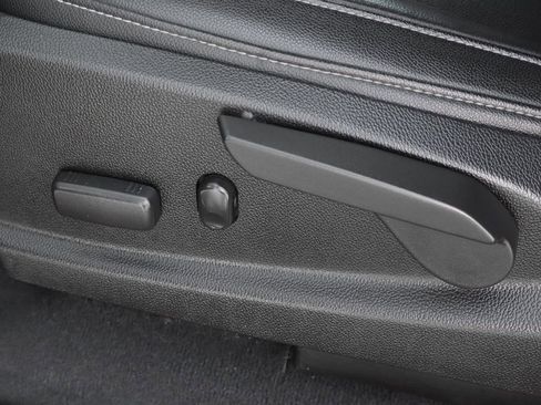 Used 2020 Chevrolet Colorado LT w/ Colorado RST Special Edition image 21