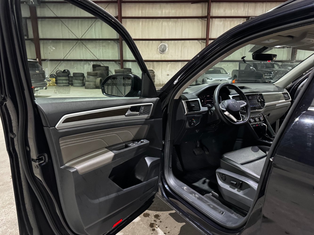 Used 2022 Volkswagen Atlas SE FWD image 12