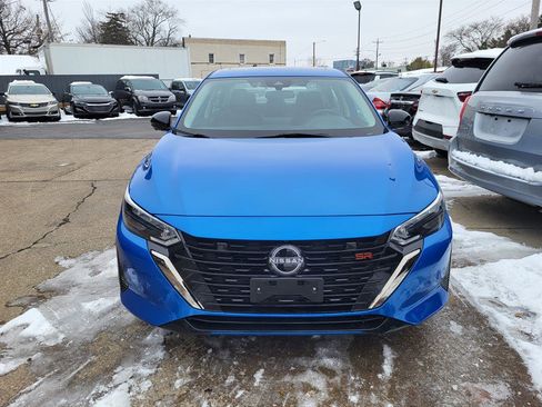 Used 2024 Nissan Sentra SR w/ SR Premium Package image 2