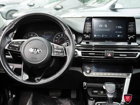 Used 2021 Kia Seltos EX AWD/4WD image 2